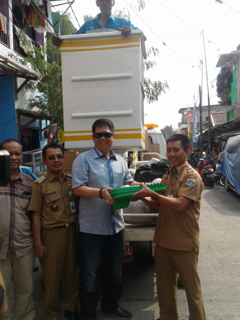 Pasang Puluhan Lampu LED, Subandi Jawab Keluhan Warga Tanjung Priok