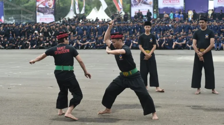 Garda Pemuda DKI Jakarta Suguhkan Seni Silat Golok di Apel Siaga Garda Pemuda NasDem