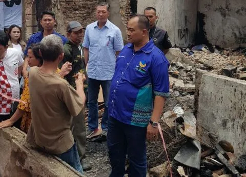 You are currently viewing NasDem Jakbar Bentuk Posko Peduli Korban Kebakaran