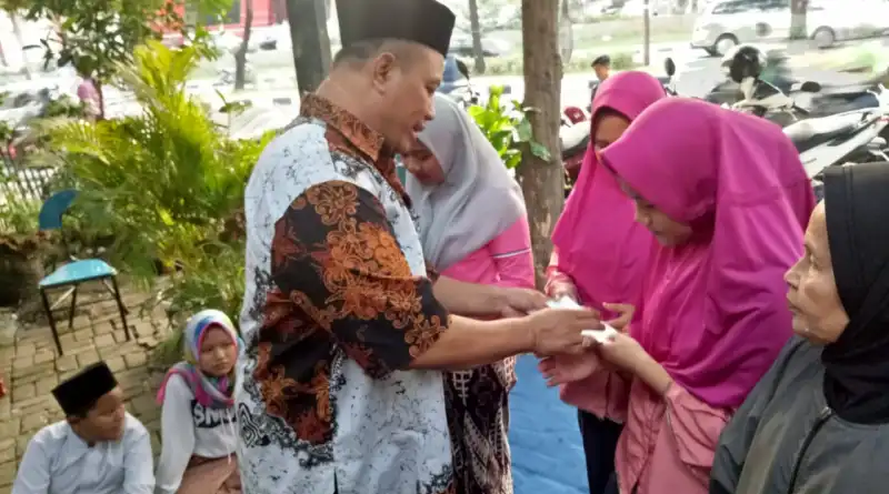 Read more about the article Tebar Kebaikan di Bulan Suci, NasDem Jakbar Santuni Puluhan Anak Yatim