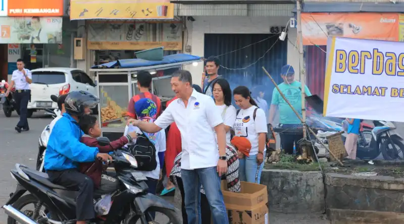 Read more about the article Ramadan Penuh Berkah, Sugus Kembali Bagi-Bagi Takjil di Jalan