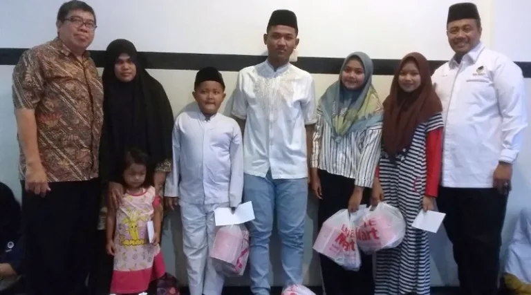 NasDem Jakbar Berbagi Tiada Henti