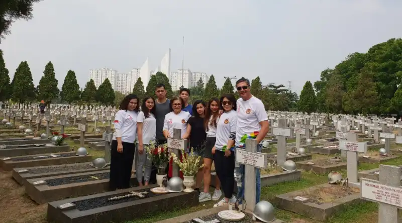 Read more about the article HUT Kemerdekaan, Agus Ajak Keluarga Ziarah ke Makam Pahlawan