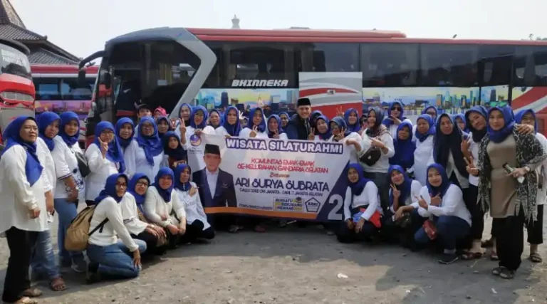 Ari Surya Subrata Ajak Emak-Emak Se-Gandaria Selatan ‘Wisata Silaturahmi’