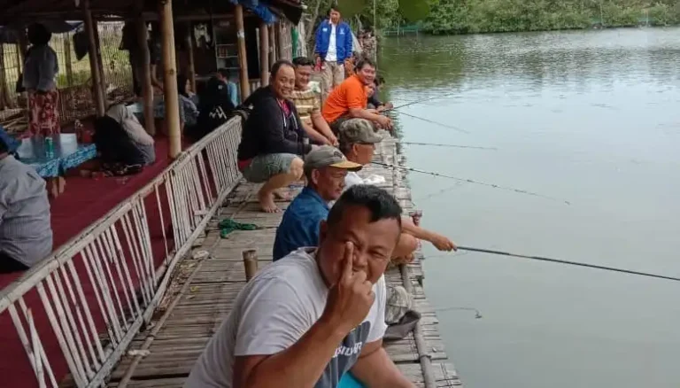 Awali 2019, Abdul Azis Ajak Warga Mancing Bareng