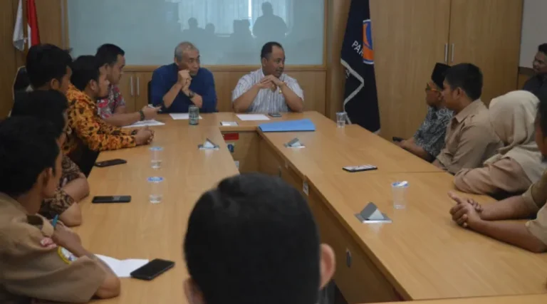 Fraksi NasDem Perjuangkan Nasib 12.000 Guru Honorer DKI