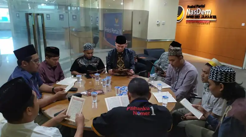 You are currently viewing Raih Keberkahan, Fraksi NasDem Gelar Khataman Quran