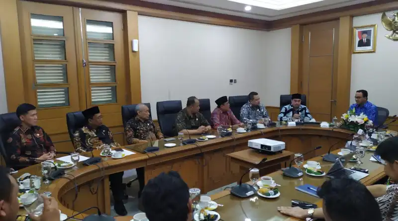 Read more about the article Temui Gubernur, NasDem Beri Masukan ke Anies