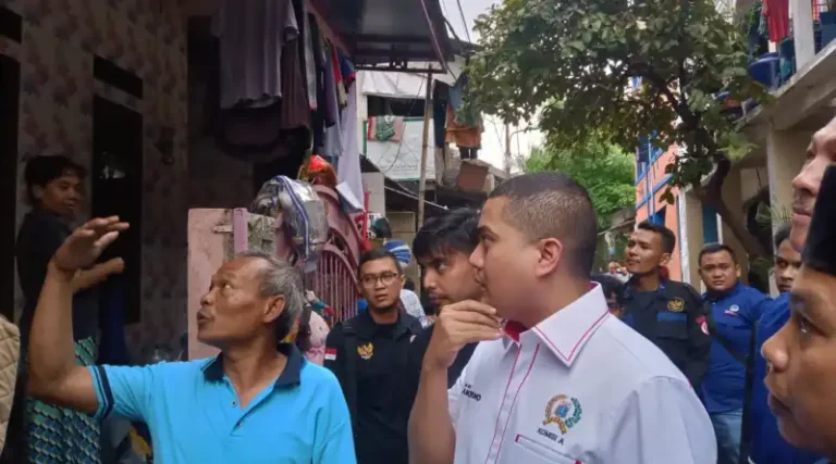 NasDem DKI Terjun Langsung Beri Santunan Korban Banjir