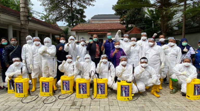 Lawan Covid-19, NasDem DKI Kerahkan Personel Semprot Disinfektan se-Jakarta