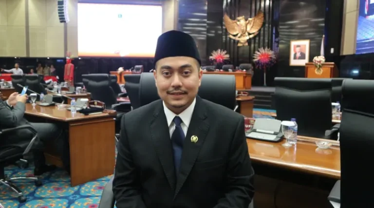 Malu Sama Rakyat, NasDem Minta Masalah Bansos DKI Diselesaikan Bersama