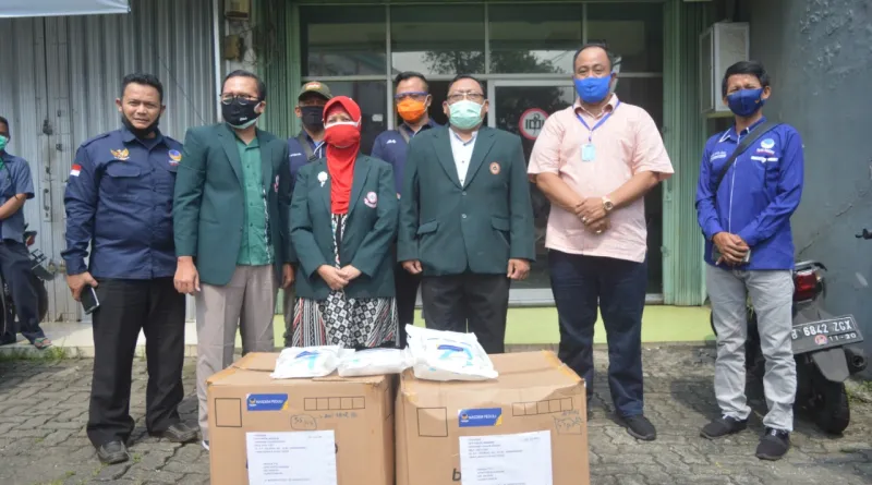 Read more about the article NasDem Jakarta Serahkan Bantuan APD untuk Tenaga Medis di DKI