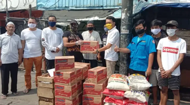 Hariadi Anwar Buat Dapur Umum untuk Warga Kebon Kacang