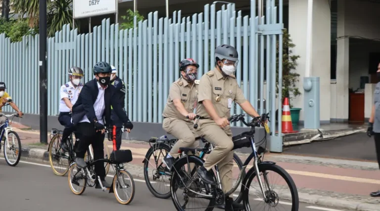 Wibi Ajak Masyarakat Bersepeda ke Kantor