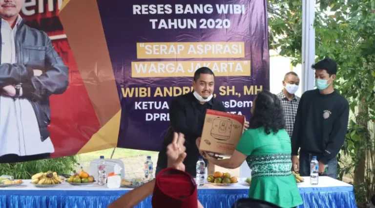 Reses di Petukangan Selatan, Wibi Disambut Silat Beksi dan Lenong Manula