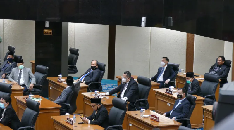 Read more about the article APBD 2019 Tak Akomodir Hasil Reses, NasDem “Walkout” di Paripurna