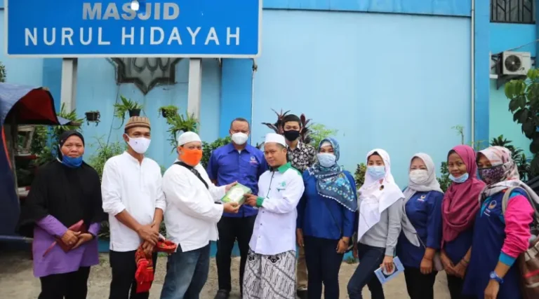 Jumat Berkah NasDem Jaksel Berlanjut Ke Pesanggrahan