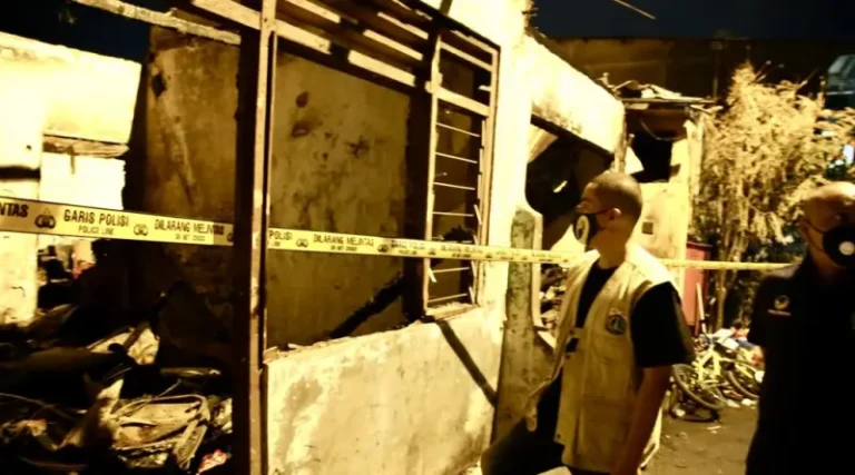 Wibi Sambangi Korban Kebakaran di Menteng Atas, Jakarta Selatan