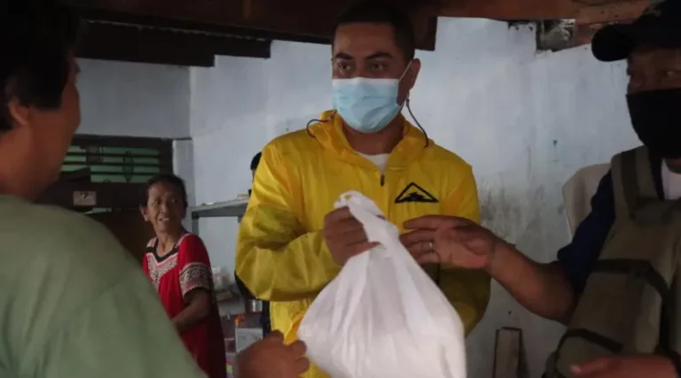 Awali 2021, Wibi Salurkan Ratusan Paket Sembako untuk Warga DKI