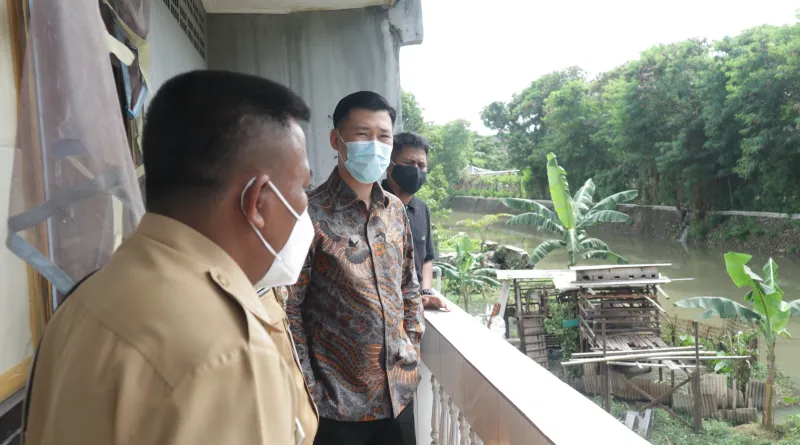 Read more about the article Jupiter Tinjau Pembangunan Turap di Kembangan Utara