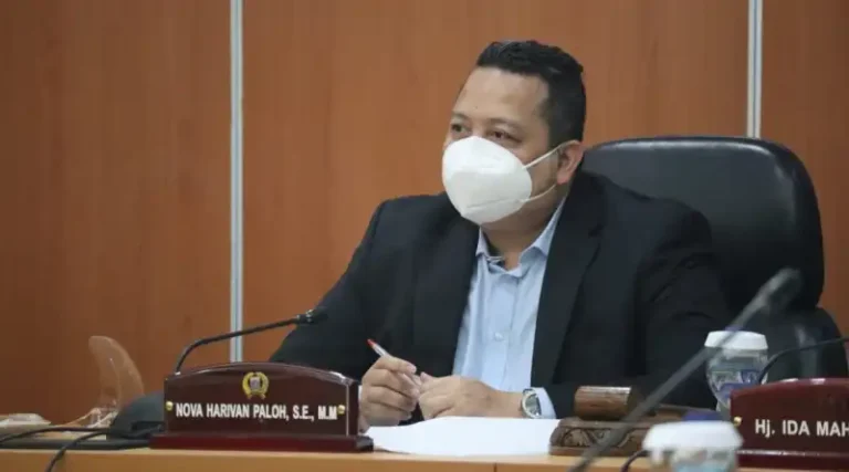 Nova Paloh Minta Dinas Bina Marga Perhatikan Perbaikan Jalan Lingkungan