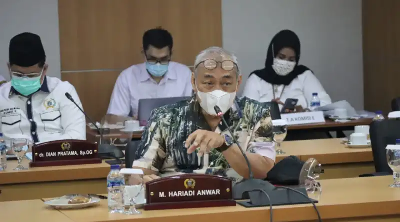 Read more about the article Meski Sudah Divaksin, Pengajar Diminta Tetap Test Swab Saat Sekolah Tatap Muka