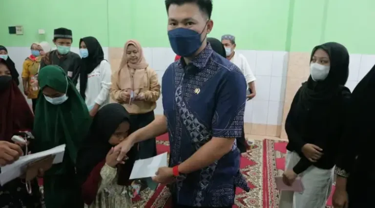 Jupiter Lanjutkan Pemberian Santunan Yatim-Piatu ke Masjid Jami’ Al-Karomah