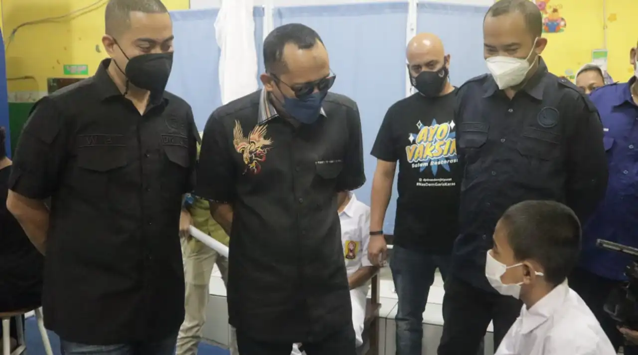 Read more about the article Hasan Aminuddin Apresiasi Kesadaran Masyarakat Jakarta Mau Divaksin