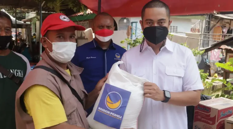 NasDem Gerak Cepat Dirikan Dapur Umum Bantu Korban Kebakaran di Kemang Utara