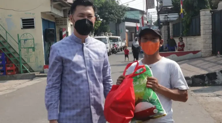 Jupiter Rayakan HUT Kemerdekaan dengan Berbagi bersama Warga Grogol Petamburan