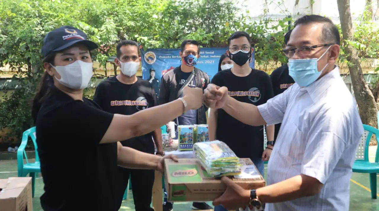 Read more about the article Garda Pemuda NasDem Jakpus Gelar Bakti Sosial Pemuda Berbagi
