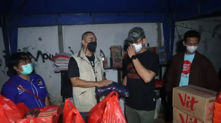 NasDem Gerak Cepat Bantu Korban Kebakaran di Cipete Utara