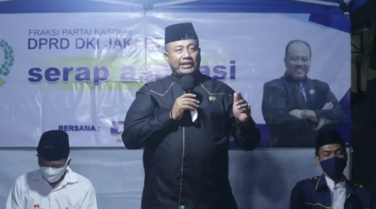 Abdul Azis Dukung Sekolah Sepak Bola di Jakbar