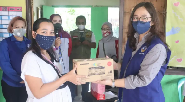 Garnita NasDem DKI Gelar Bakti Sosial Peduli Ibu Hamil dan Balita