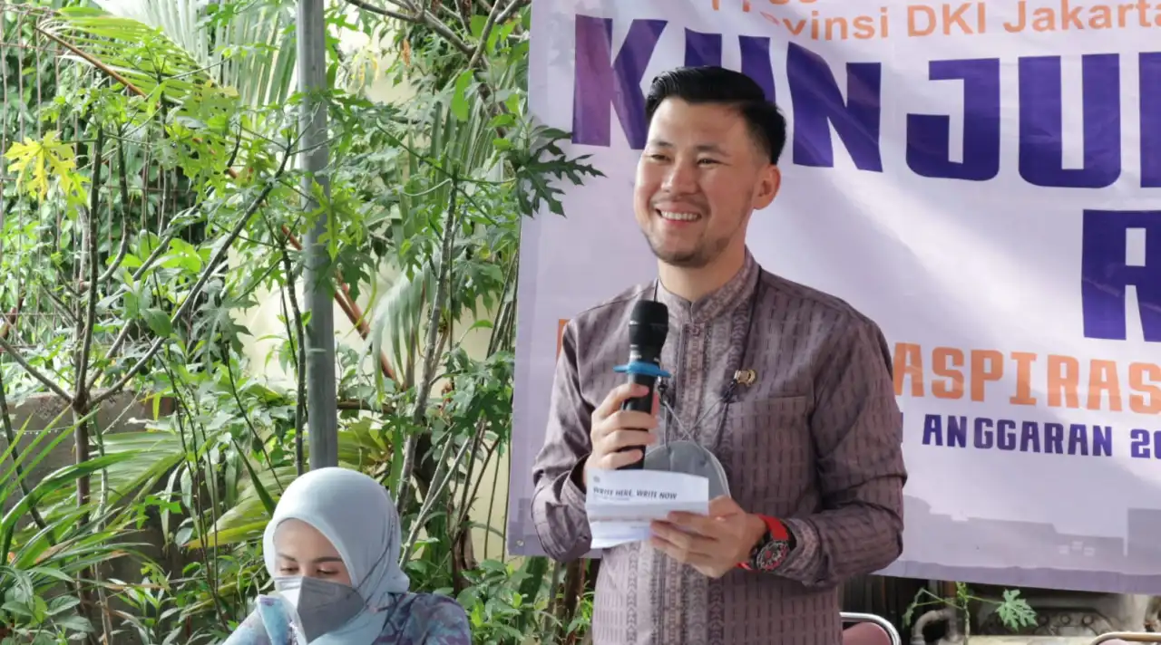 You are currently viewing Warga RW 06 Kelurahan Tangki Merasakan Kepedulian Legislator NasDem