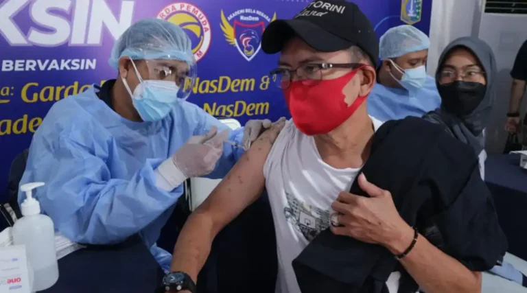 NasDem Ingin Vaksin Masyarakat hingga Tuntas