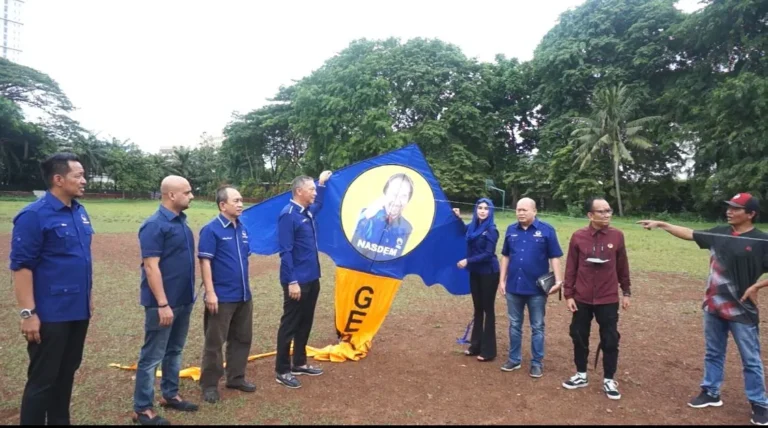 Semarak Satu Dekade NasDem, Puluhan Layang-layang Terbang di Langit Jakarta
