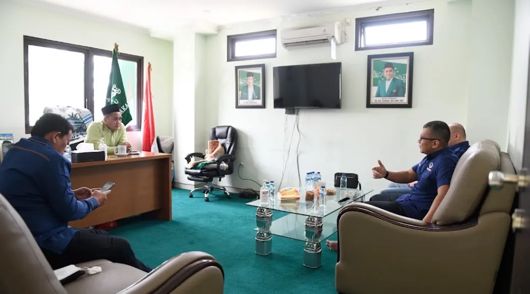 You are currently viewing Jelang Satu Dekade, NasDem DKI Silaturahmi ke PWNU DKI Jakarta