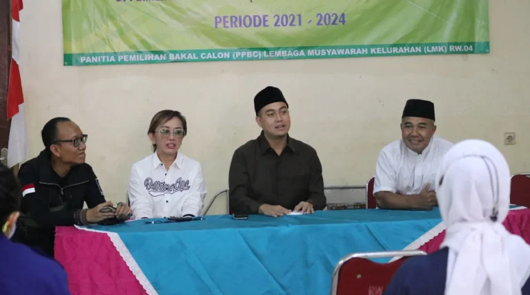 Jumat Berkah, Wibi Silaturahmi dan Berbagi kepada Warga Jaksel