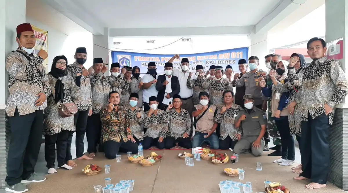 You are currently viewing Abdul Azis Hadiri Pengukuhan RW 011 Pegadungan Kalideres