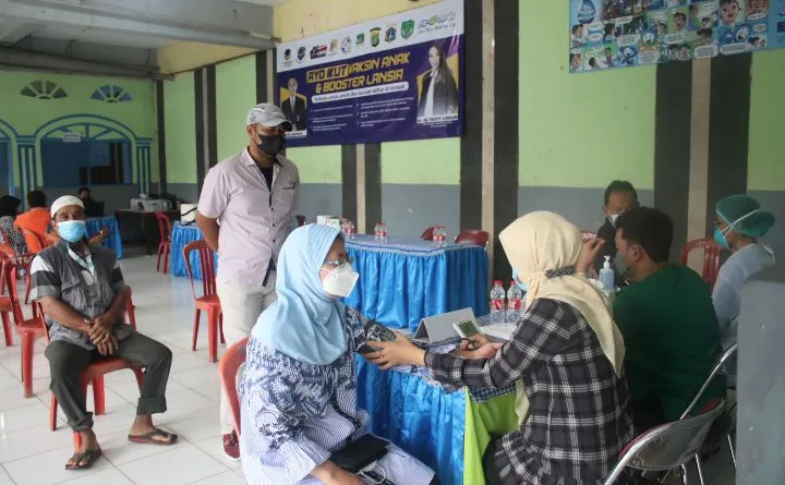 Read more about the article NasDem DKI Jemput Bola Gelar Mobile Vaksinasi Booster di Jakarta Selatan
