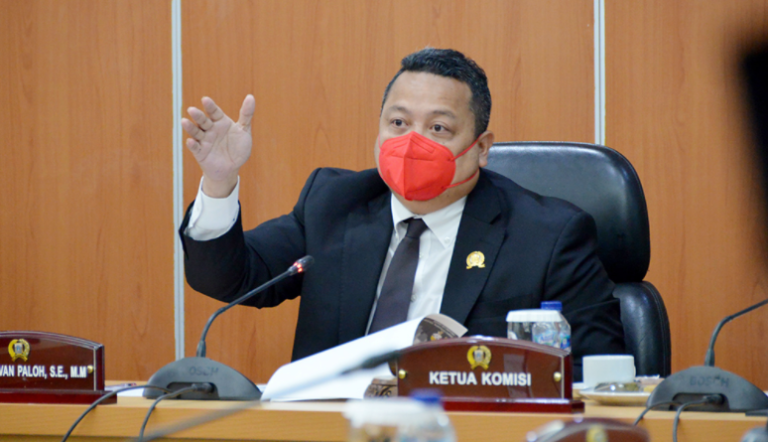 Terkait Rumah di Bantaran Kali Mampang, Nova Sarankan Sudin SDA Kaji Lebih Dalam