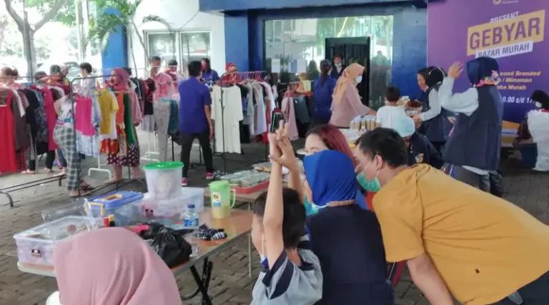 Bazar NasDem Jakpus Sediakan Sembako dan Pakaian Super Murah