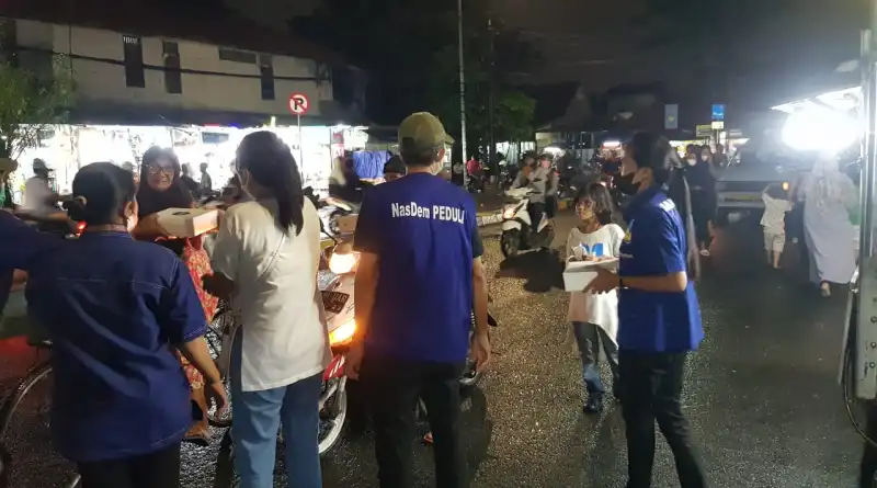 Read more about the article Berbagi Kebaikan, Politisi NasDem Bebizie Distribusikan Ratusan Box Makanan untuk Berbuka Puasa