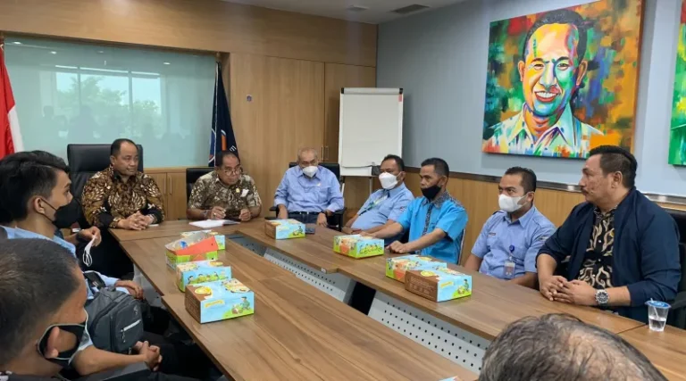 Fraksi NasDem Terima Audiensi Sopir Bus Transjakarta yang Diputus Kontrak