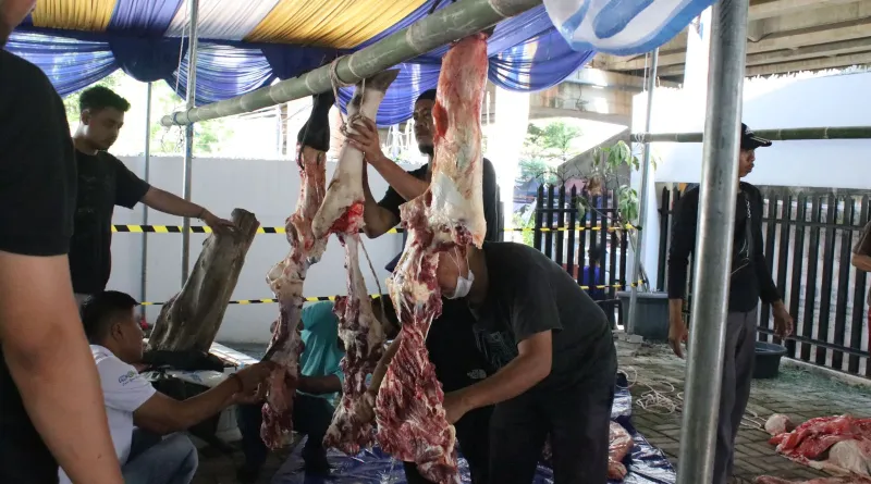Read more about the article NasDem Jaksel Salurkan 1.000 Paket Daging Kurban
