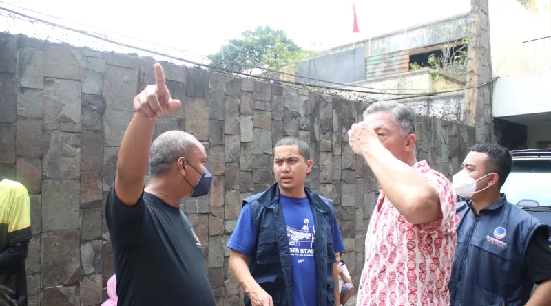 Read more about the article Wibi Andrino Tinjau Lokasi Kebakaran di Simprug Golf Jaksel