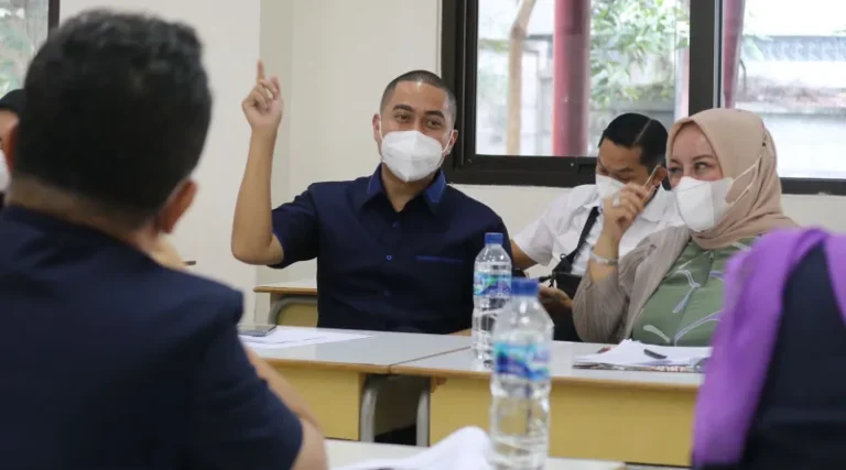 Kasus Omicron Meningkat, NasDem Minta Kegiatan PTM Dievaluasi