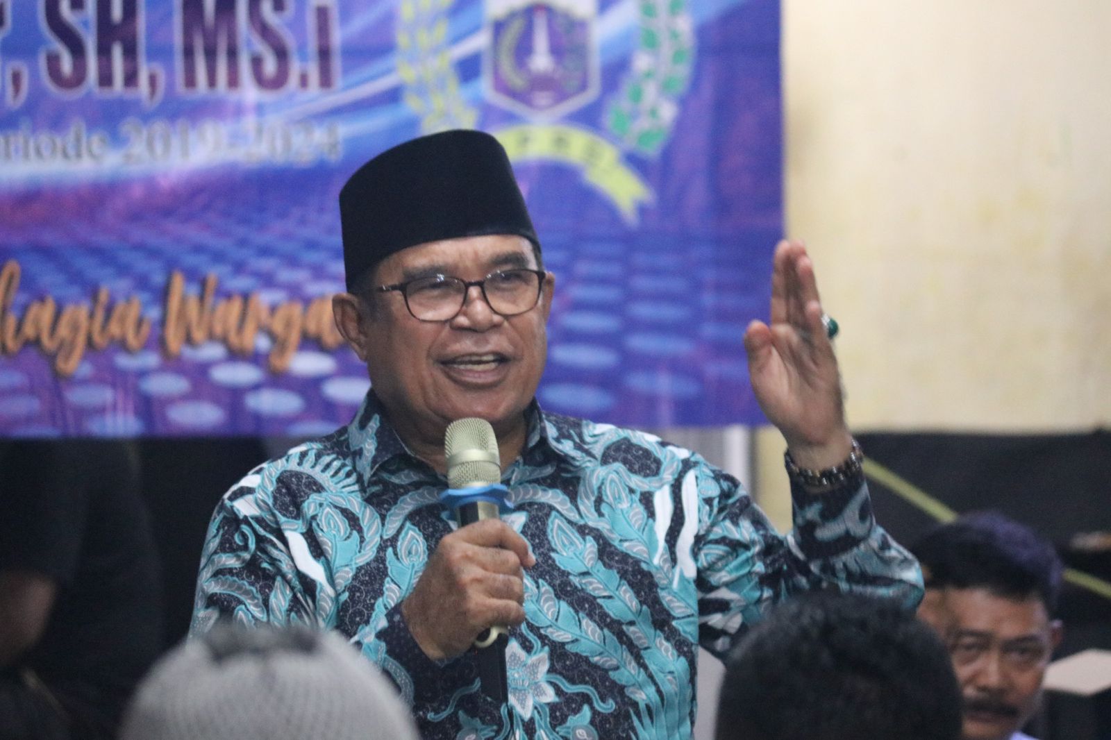 Read more about the article Hasan Basri Ajak Masyarakat Manfaatkan Fasilitas Olahraga di DKI