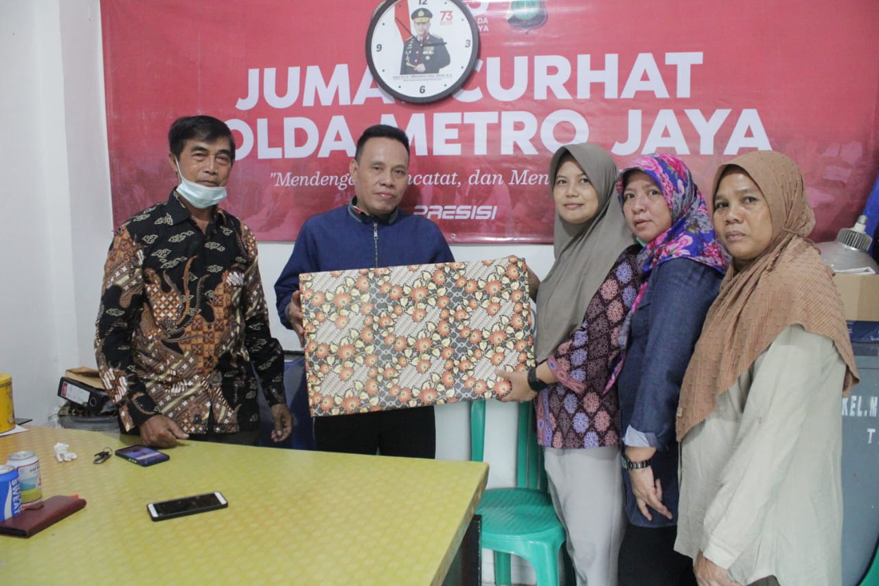 Read more about the article Dukung Berantas Stunting, Jupiter Serahkan Bantuan untuk Posyandu di Mangga Besar